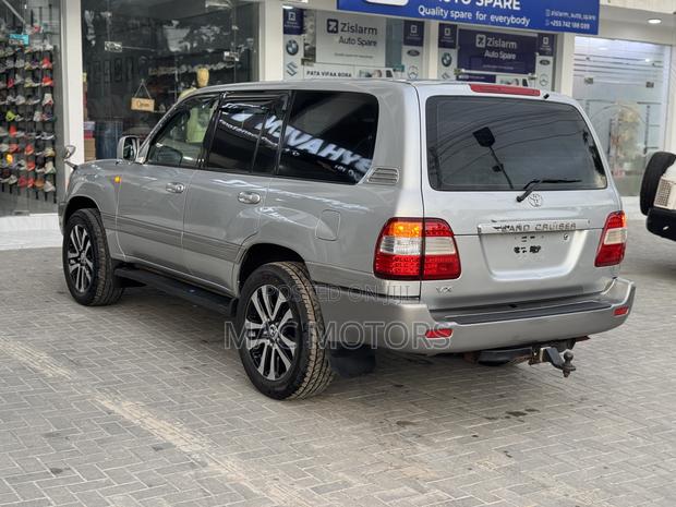 Toyota Land Cruiser 100 4.2 TD Executive 2005 Silver