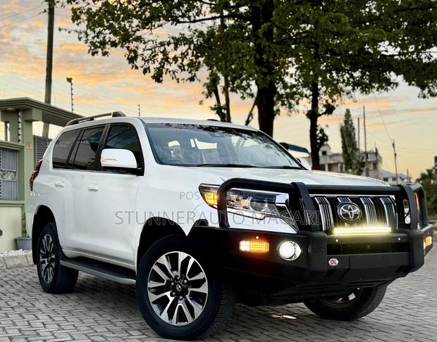 Toyota Land Cruiser Prado 2023 White