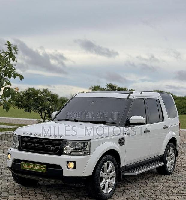 Land Rover Discovery 2014 White