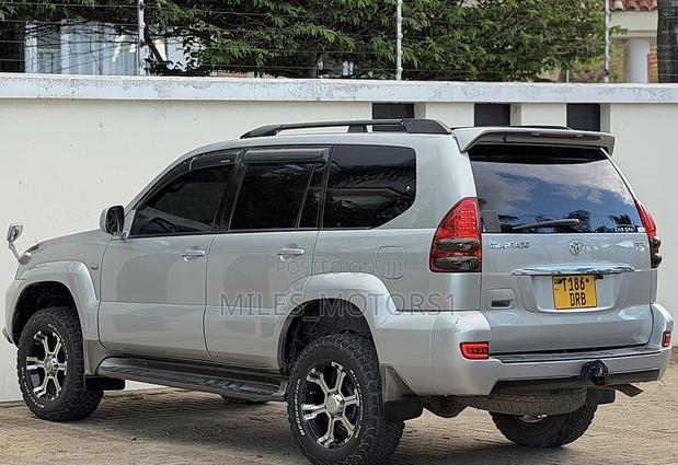 Toyota Land Cruiser Prado 2007 Silver