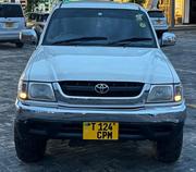 Toyota Hilux 2006 White for sale