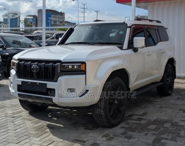 Toyota Land Cruiser Prado 2.8 2024 White