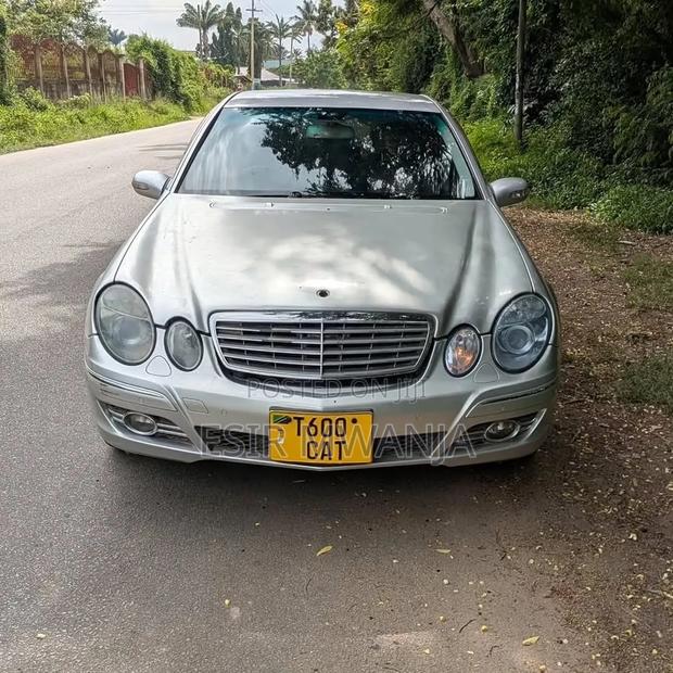 Mercedes-Benz E240 2005 Silver