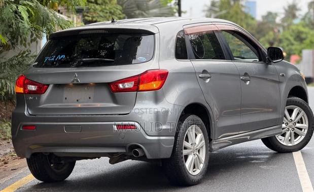 Mitsubishi RVR 2.0 2011 Gray