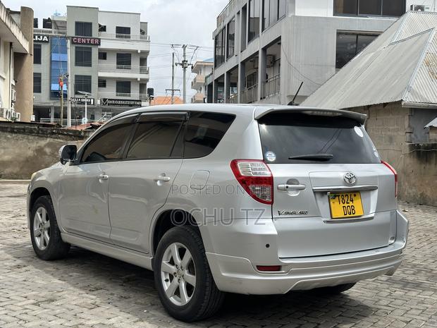 Toyota Vanguard 2009 Silver