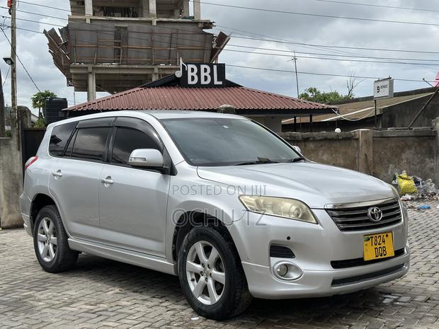 Toyota Vanguard 2009 Silver