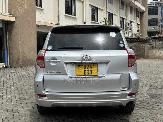 Toyota Vanguard 2009 Silver