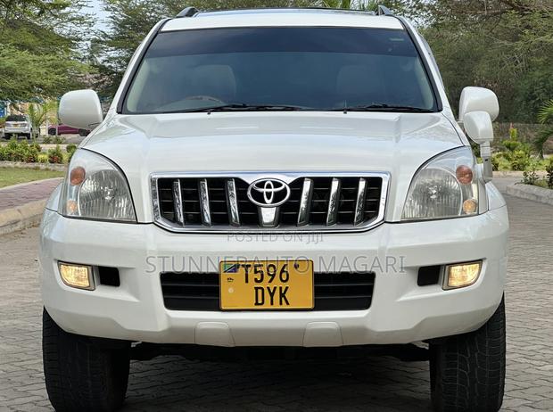 Toyota Land Cruiser Prado 2007 Off white