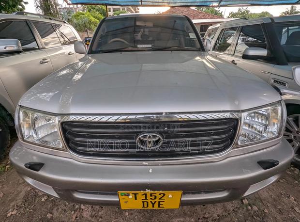 Toyota Land Cruiser 2002 Silver