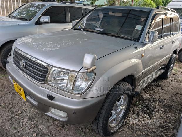 Toyota Land Cruiser 2002 Beige