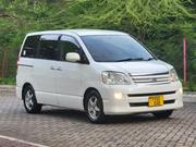 Toyota Noah 2004 White for sale