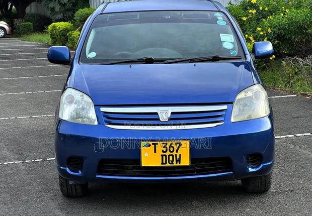 Toyota Raum 1.5 AWD 2004 Blue