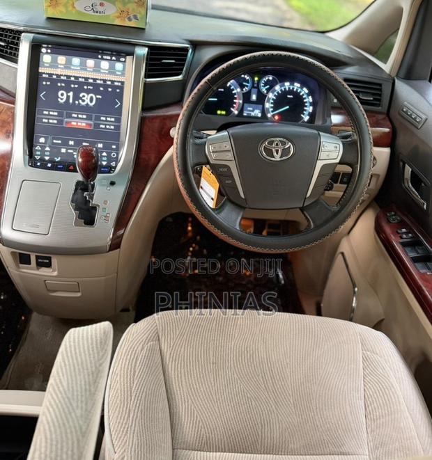 Toyota Alphard 2011 White
