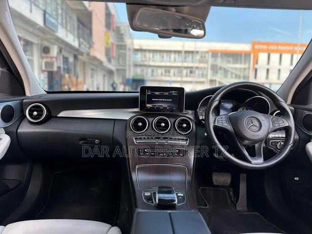 Mercedes-Benz C200 2014 Blue