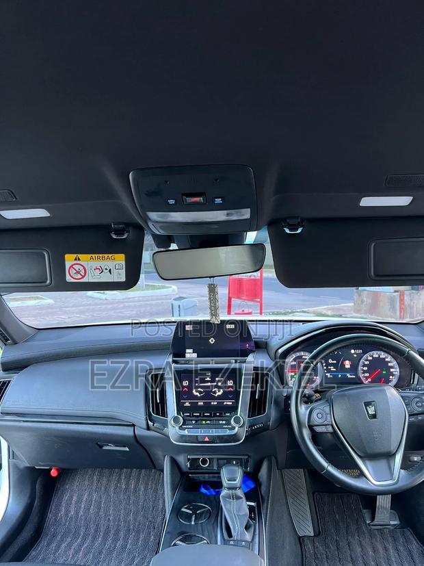 Toyota Crown 2019 White