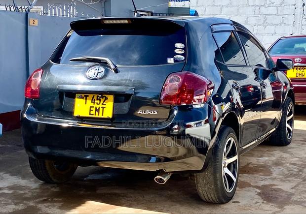 Toyota Auris 2009 Black