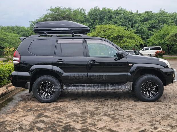 Toyota Land Cruiser Prado 2006 Black