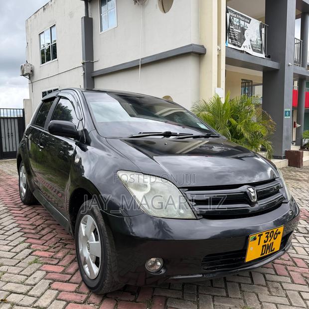 Toyota IST 2003 Black
