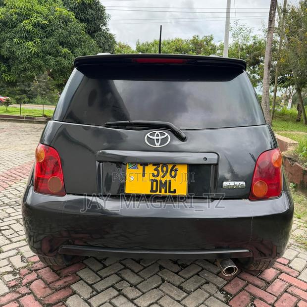 Toyota IST 2003 Black