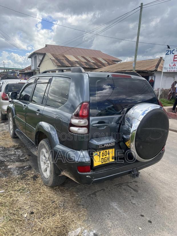 Toyota Land Cruiser Prado 2005 Gray