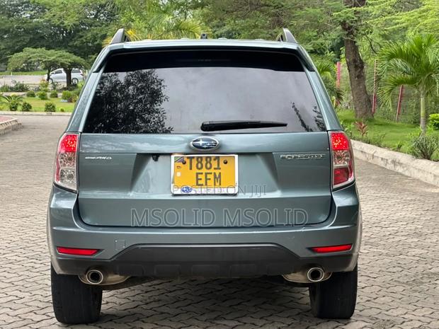 Subaru Forester 2012 Gray