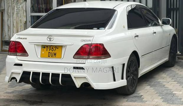 Toyota Crown Royale 2005 White
