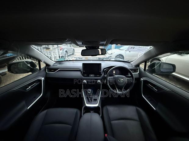 Toyota RAV4 Limited 2021 Blue