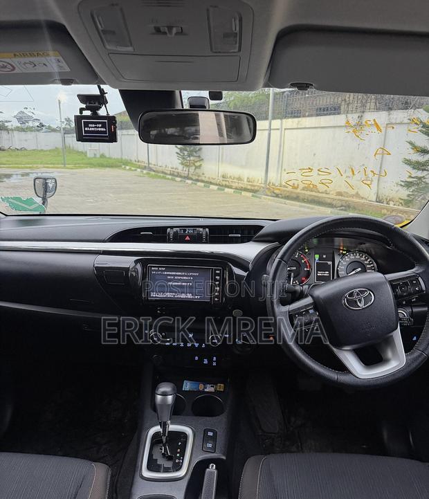 Toyota Hilux Revo Double Cab Deisel 2.4 AWD 2022 Black