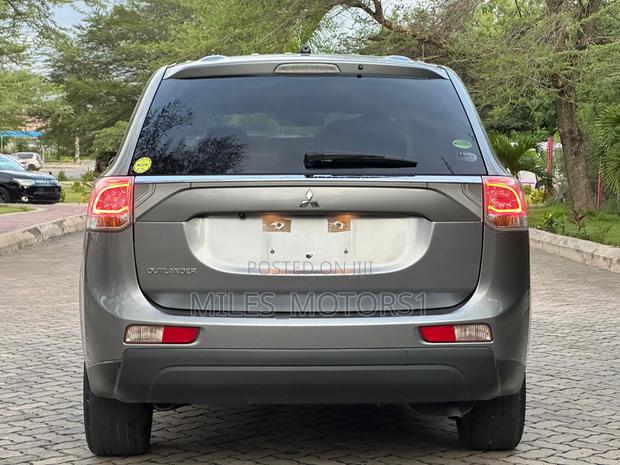 Mitsubishi Outlander 2014 Gray