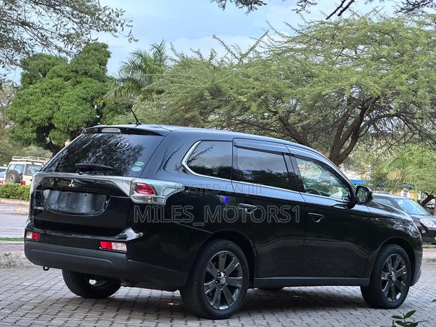 Mitsubishi Outlander 2014 Black