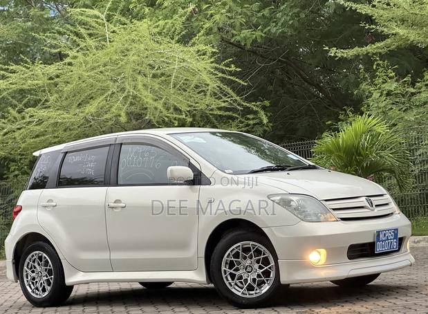 Toyota IST 2003 White