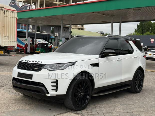 Land Rover Discovery 2018 White