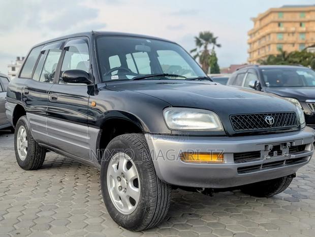 Toyota RAV4 1999 Black