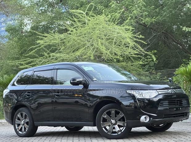 Mitsubishi Outlander 2014 Black