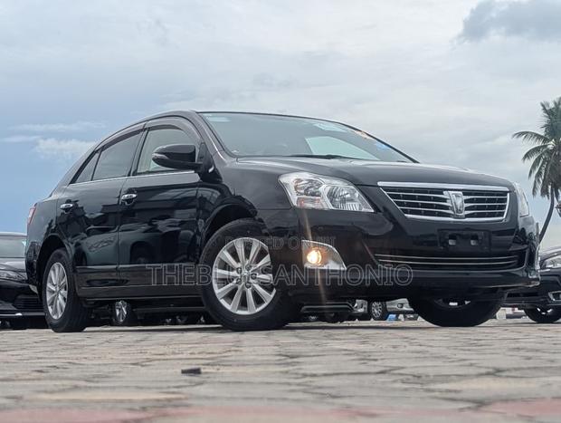 Toyota Premio 2013 Black