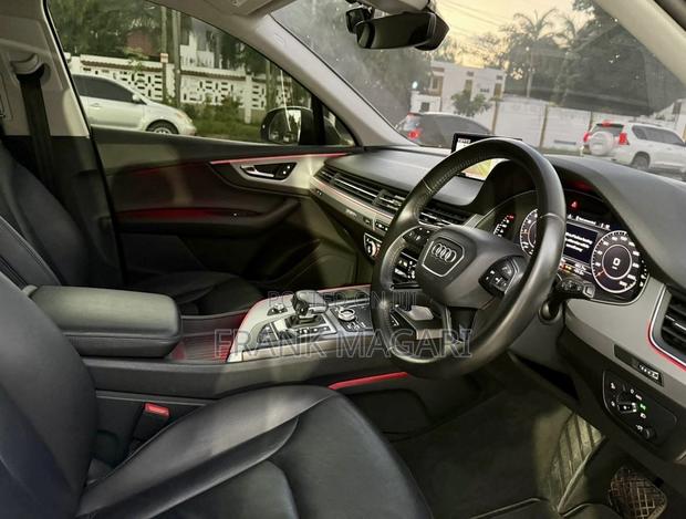 Audi Q7 2018 Black