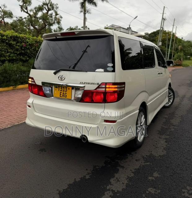 Toyota Alphard 2.4 Petrol AWD 2006 White