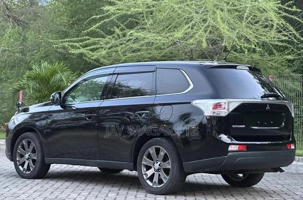 Mitsubishi Outlander 2014 Black