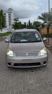 Toyota Raum 2005 Gold for sale