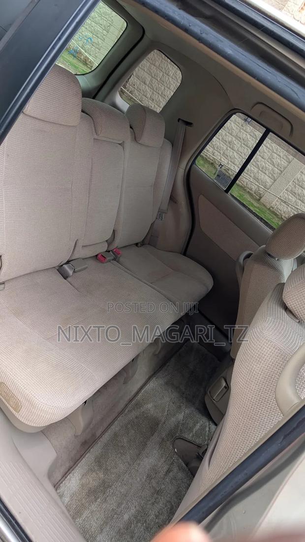 Toyota Raum 2005 Gold