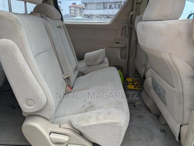 Toyota Raum 2005 Gold