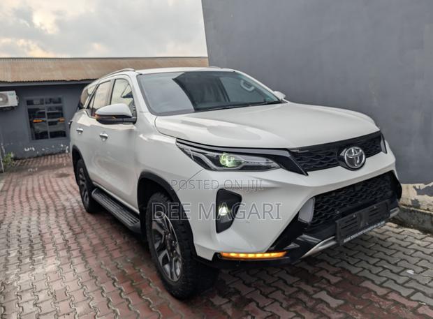 Toyota Fortuner 2.4 D AWD 2024 White