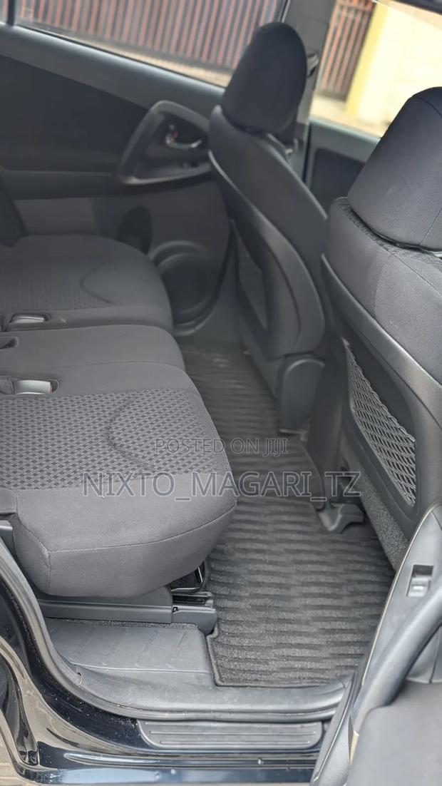 Toyota Vanguard 2012 Blue