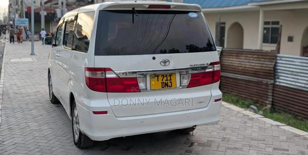 Toyota Alphard 2004 White