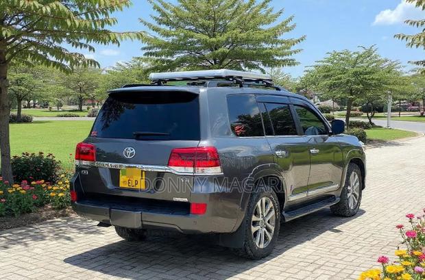 Toyota Land Cruiser 2020 Gray