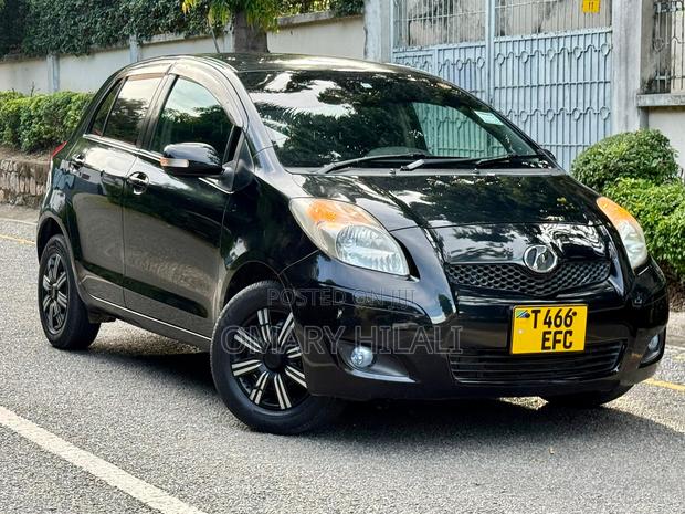Toyota Vitz 2008 Black