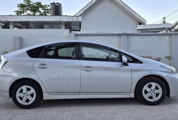 Toyota Prius 2011 Silver