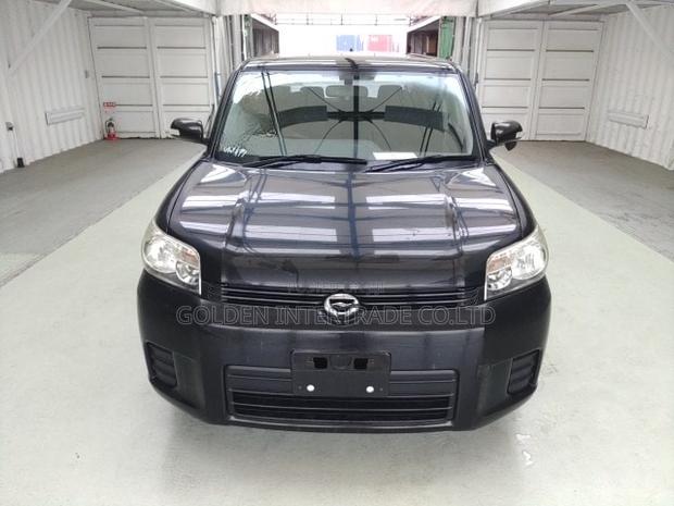 Toyota Corolla Rumion Hatchback 1.5 FWD 2010 Black