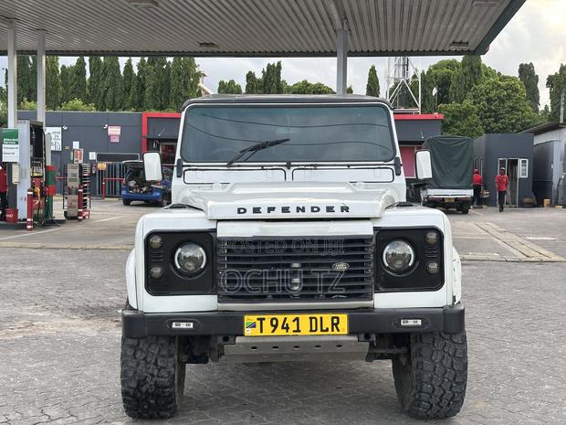Land Rover Defender 1998 White
