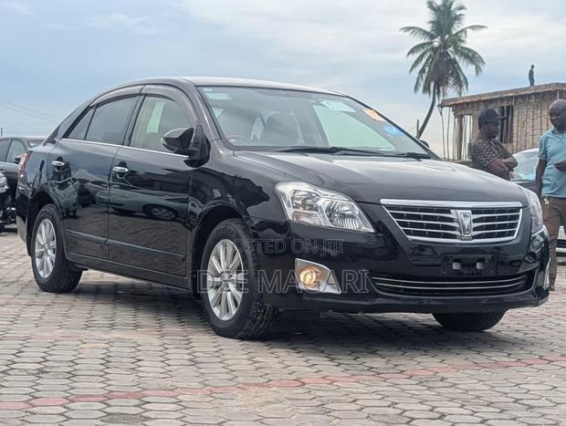Toyota Premio 1.8 AWD 2013 Black
